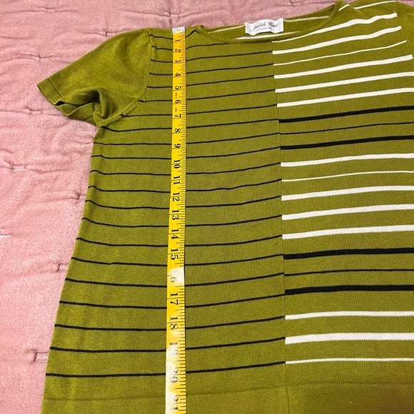 Vintage Green knitted sweater with Black in White stripes and short sleeves - Picture 5 of 6